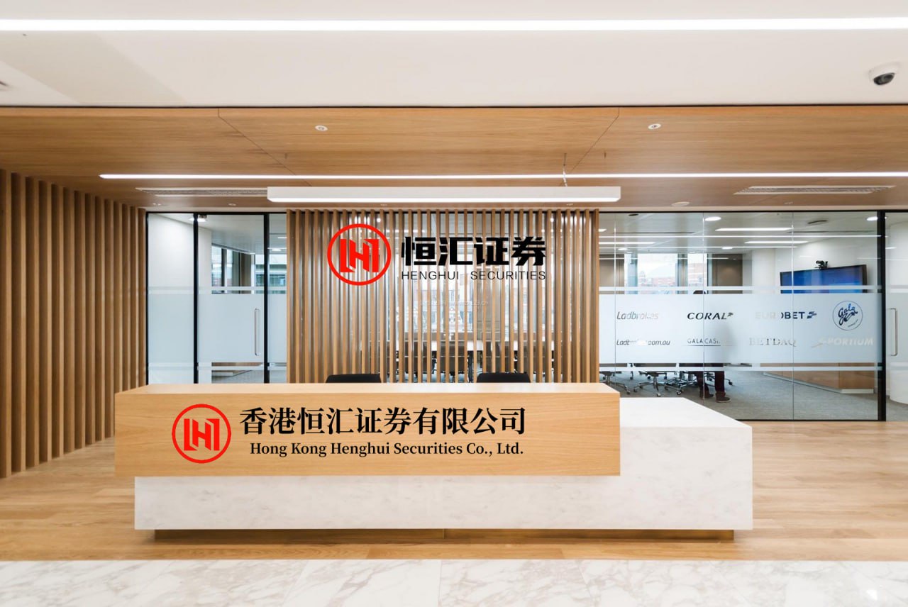 红腾网 伊朗军官警告海湾邻国不要帮助美国发动对伊袭击